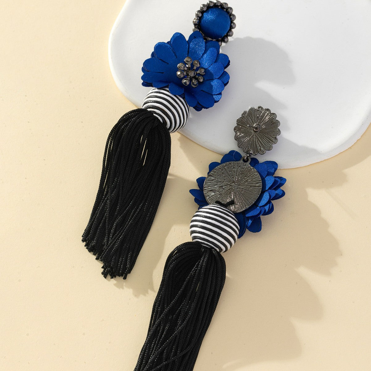 フラワー タッセルピアス