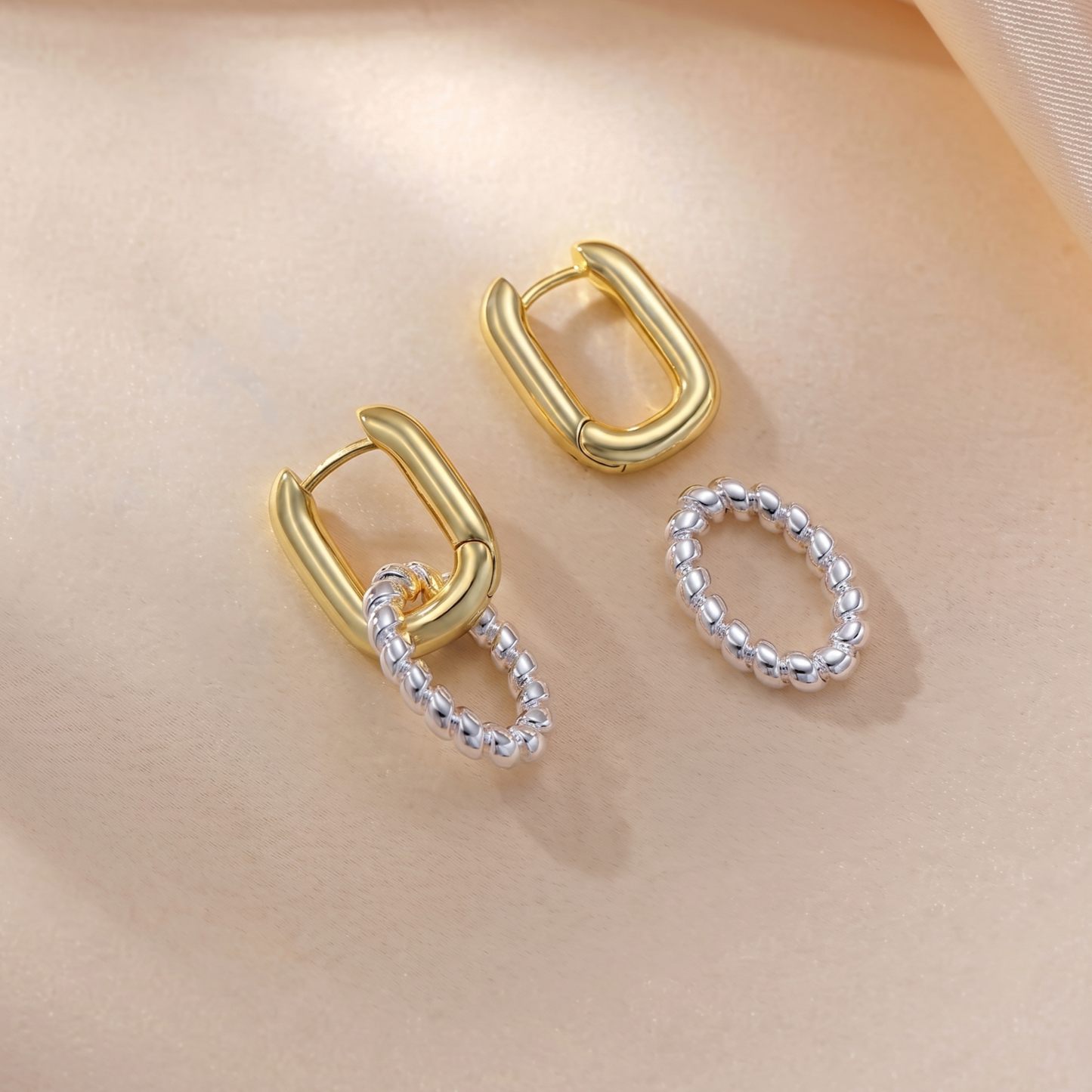 ツイストリンク フープピアス