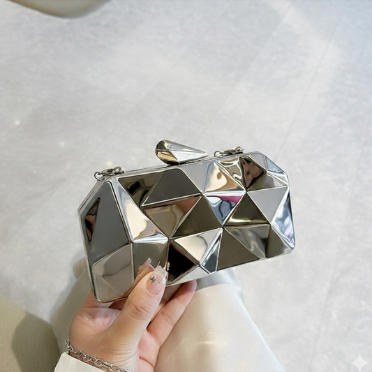 立体カット クラッチバッグ