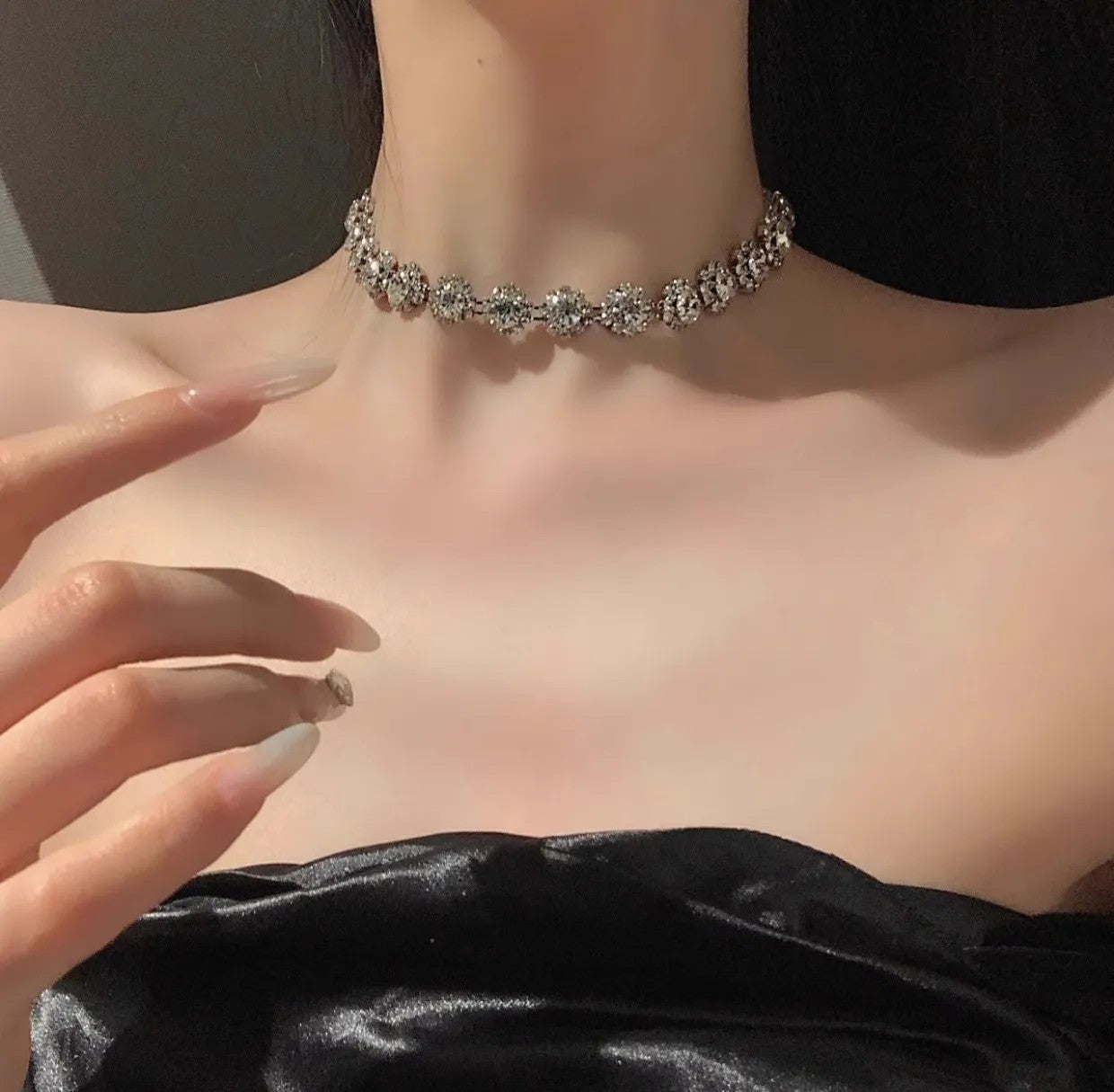 ラインストーン フラワーチョーカー