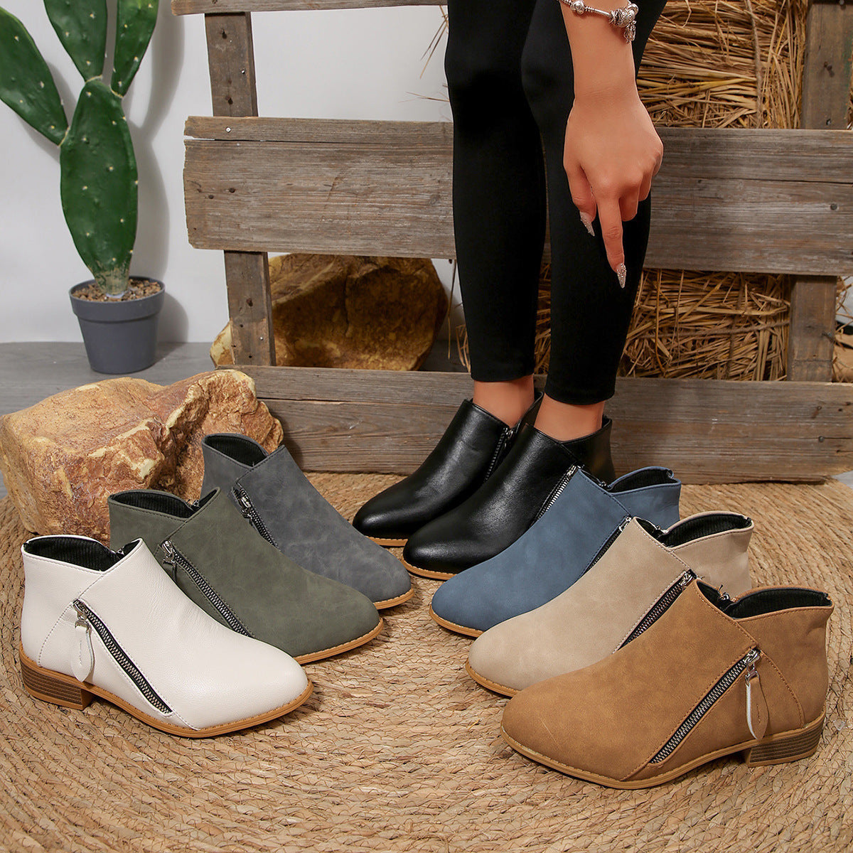 ポインテッドトゥ アンクルブーツ